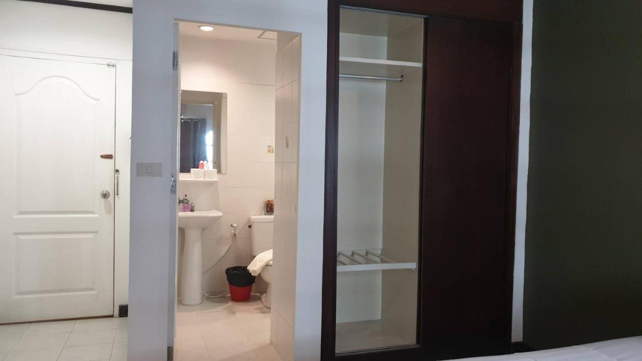 Zen Sukhumvit33 Hotell Bangkok Exteriör bild