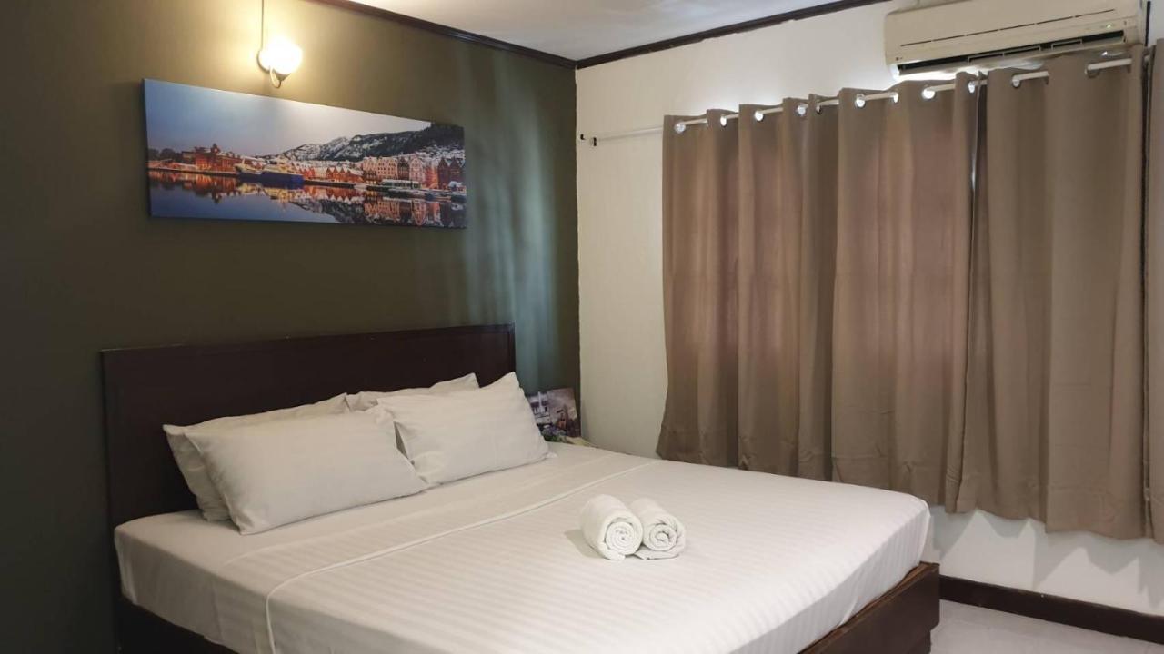 Zen Sukhumvit33 Hotell Bangkok Exteriör bild