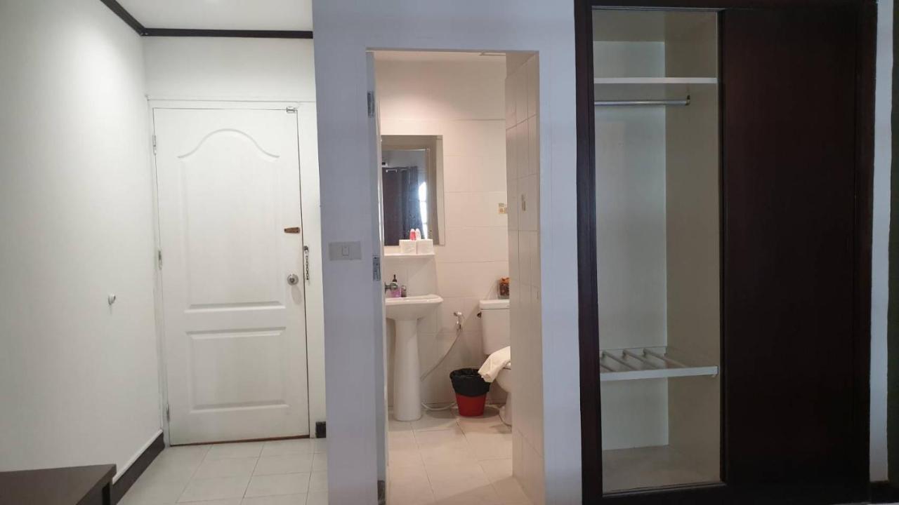Zen Sukhumvit33 Hotell Bangkok Exteriör bild