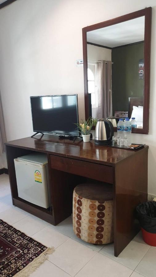 Zen Sukhumvit33 Hotell Bangkok Exteriör bild